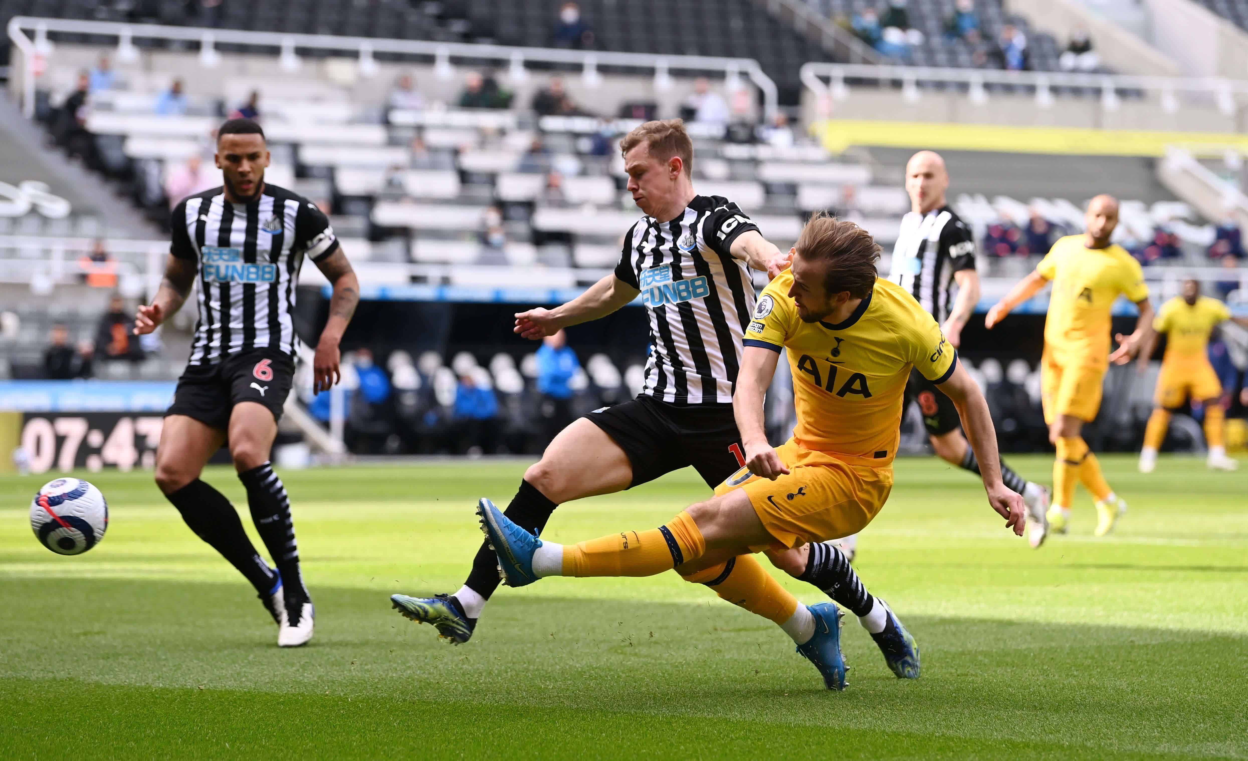 热的年轻天 热的年轻天